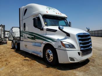  Salvage Freightliner Cascadia 1