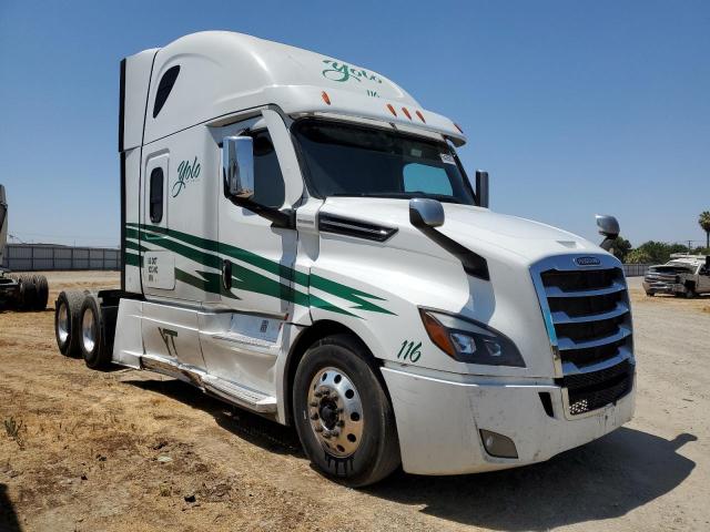  Salvage Freightliner Cascadia 1