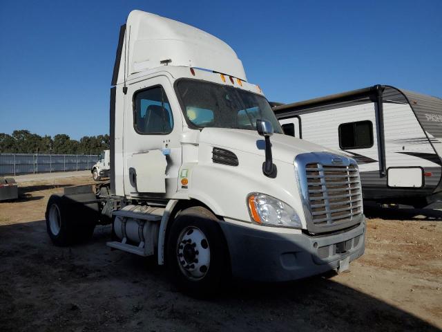  Salvage Freightliner Cascadia 1