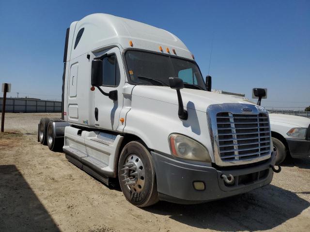  Salvage Freightliner Cascadia 1