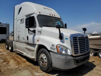  Salvage Freightliner Cascadia 1