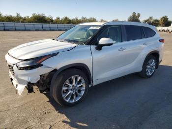  Salvage Toyota Highlander