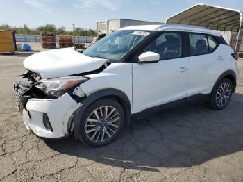  Salvage Nissan Kicks