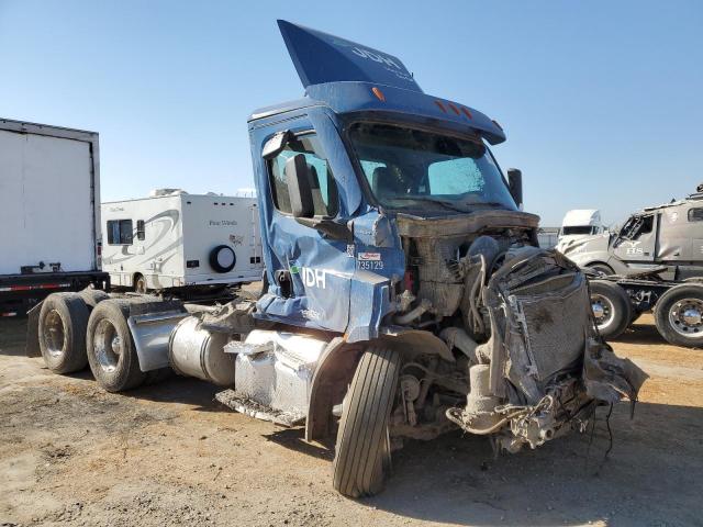  Salvage Freightliner Cascadia 1