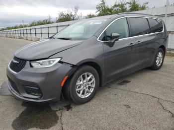  Salvage Chrysler Pacifica