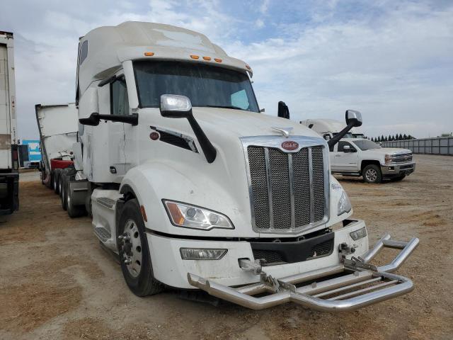  Salvage Peterbilt 579