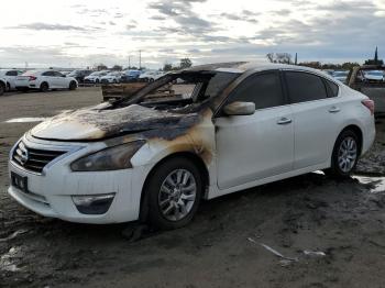  Salvage Nissan Altima