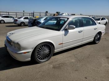  Salvage Jaguar Xj8