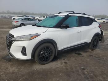  Salvage Nissan Kicks