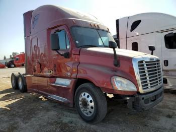  Salvage Freightliner Cascadia 1