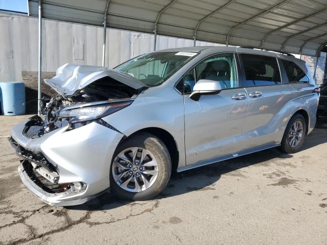  Salvage Toyota Sienna