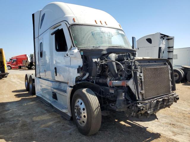  Salvage Freightliner Cascadia 1