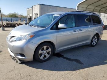  Salvage Toyota Sienna