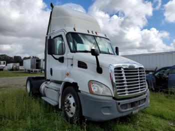  Salvage Freightliner Cascadia