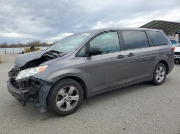  Salvage Toyota Sienna