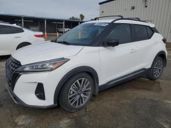  Salvage Nissan Kicks