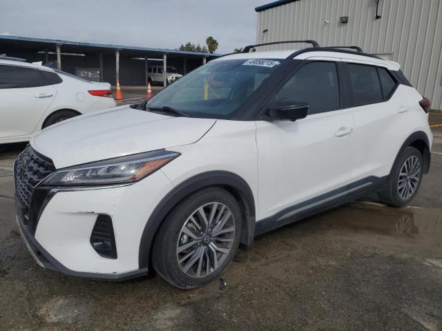  Salvage Nissan Kicks