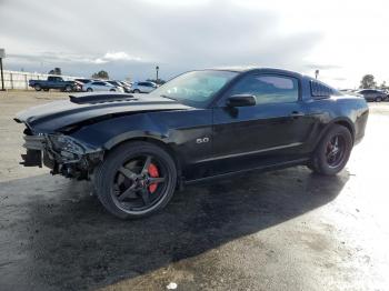  Salvage Ford Mustang