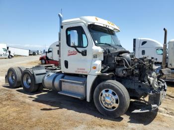  Salvage Freightliner Cascadia 1