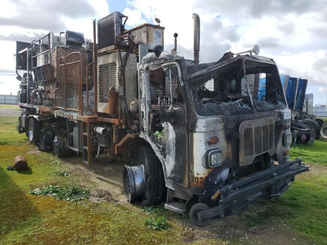  Salvage Peterbilt 520