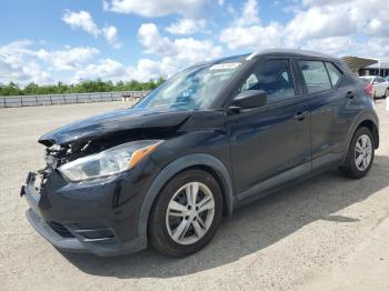  Salvage Nissan Kicks