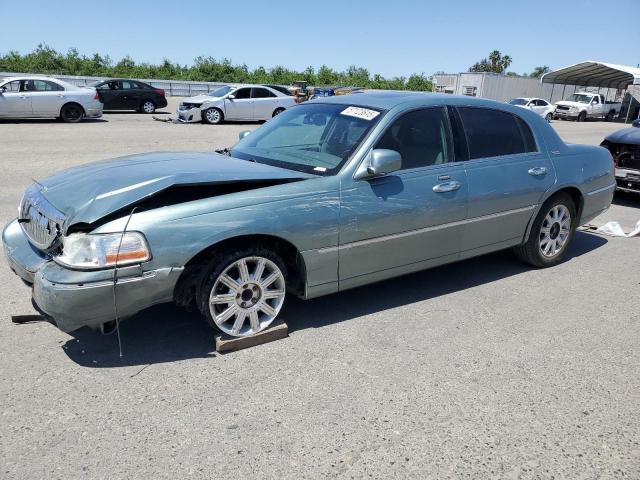  Salvage Lincoln Towncar