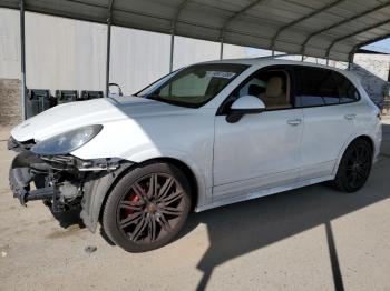  Salvage Porsche Cayenne