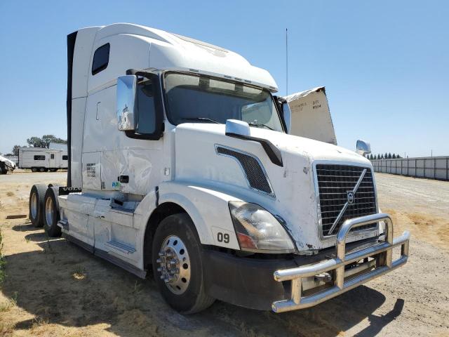  Salvage Volvo Vn