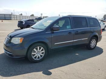  Salvage Chrysler Minivan