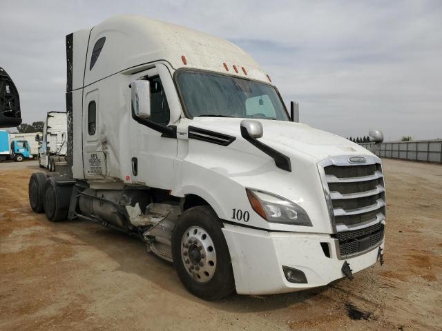  Salvage Freightliner Cascadia 1
