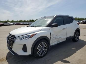  Salvage Nissan Kicks