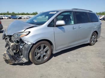  Salvage Toyota Sienna