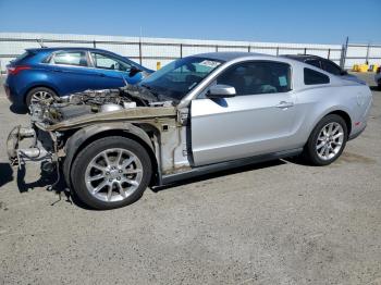  Salvage Ford Mustang