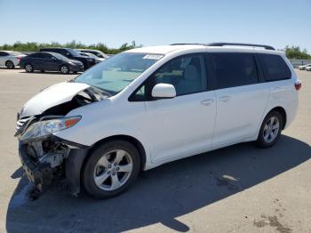  Salvage Toyota Sienna