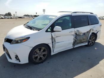  Salvage Toyota Sienna