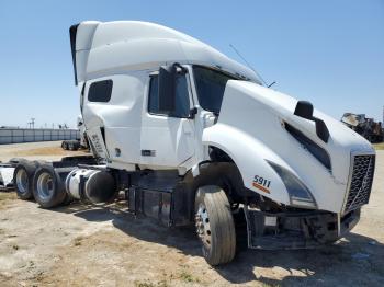  Salvage Volvo Vnl