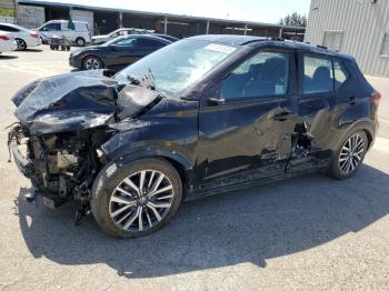  Salvage Nissan Kicks