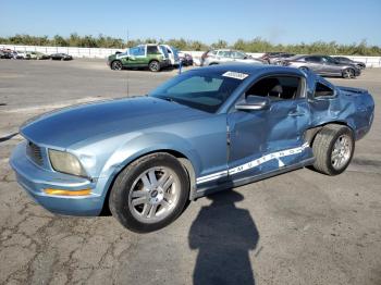  Salvage Ford Mustang