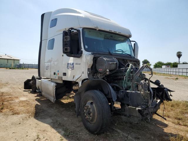  Salvage Volvo Vnl