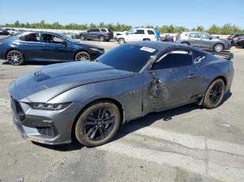  Salvage Ford Mustang