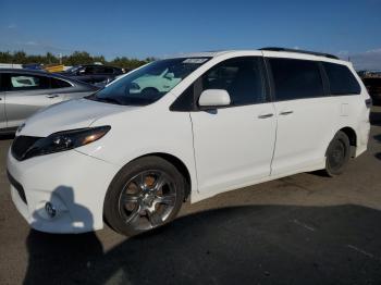 Salvage Toyota Sienna