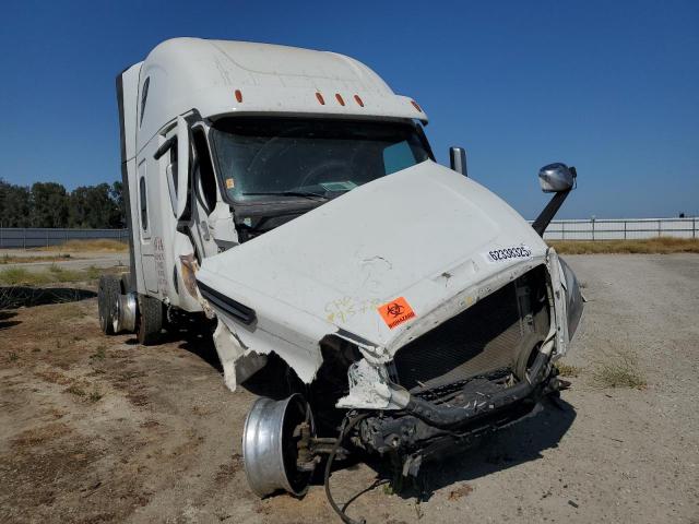  Salvage Freightliner Cascadia 1