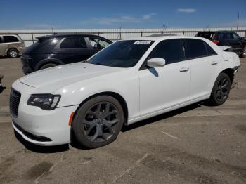  Salvage Chrysler 300