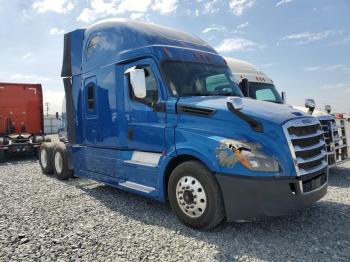  Salvage Freightliner Cascadia 1