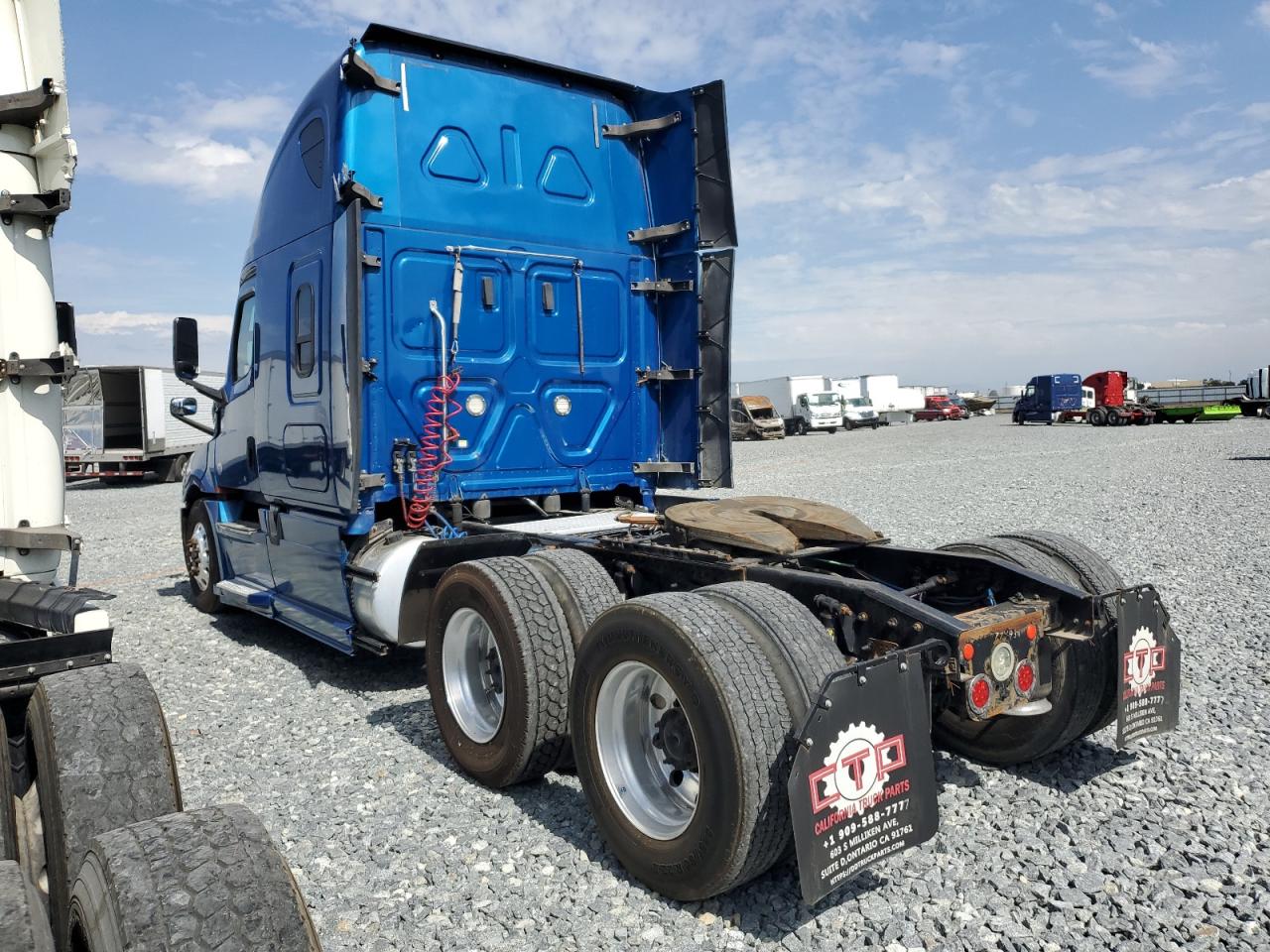 Freightliner Cascadia 1 Image 3