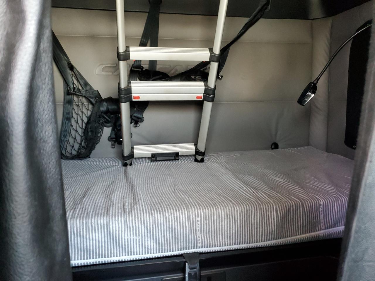 Freightliner Cascadia 1 Image 6