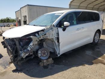  Salvage Chrysler Pacifica