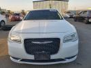Chrysler 300 Image 2