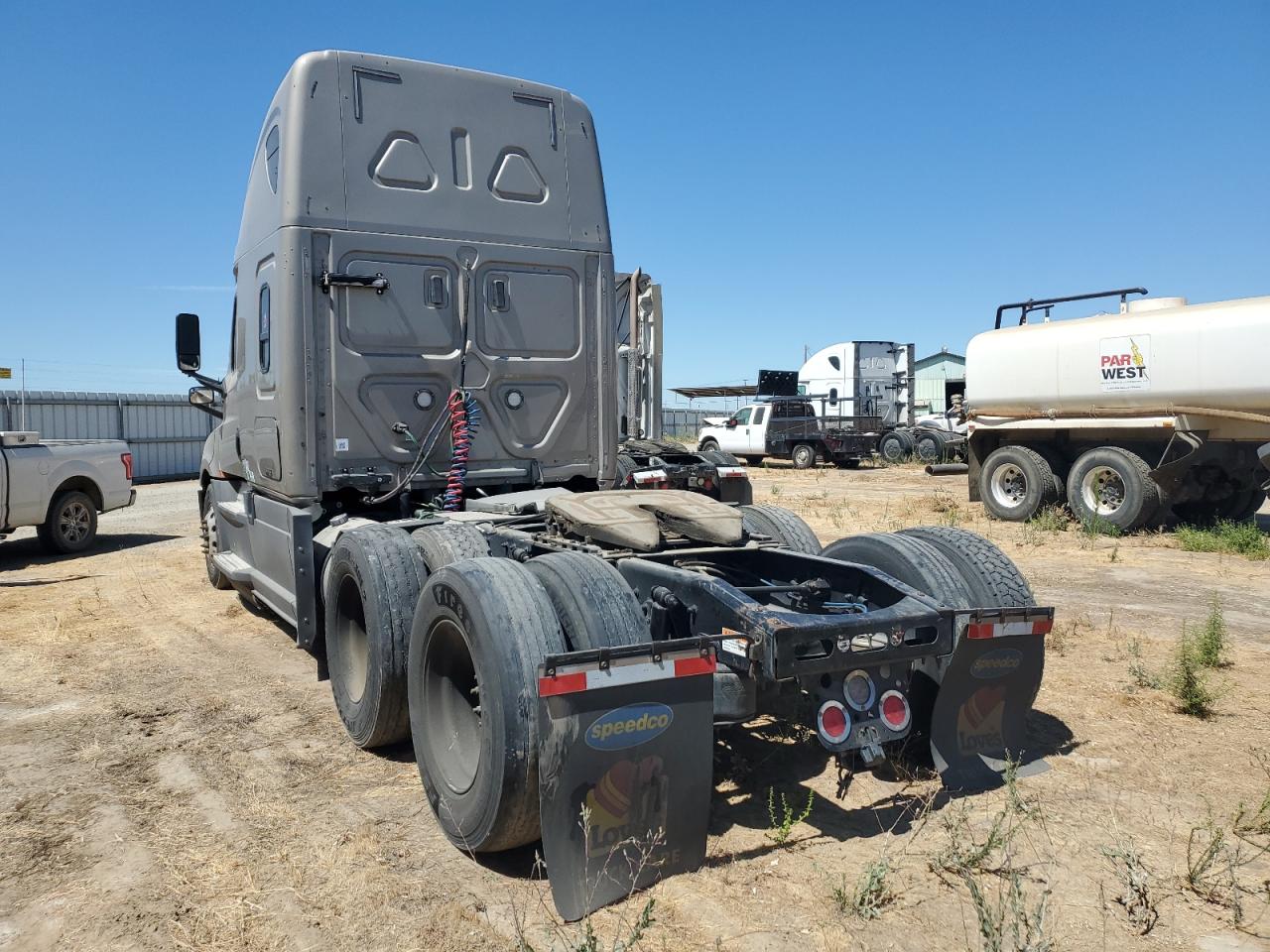 Freightliner Cascadia 1 Image 3
