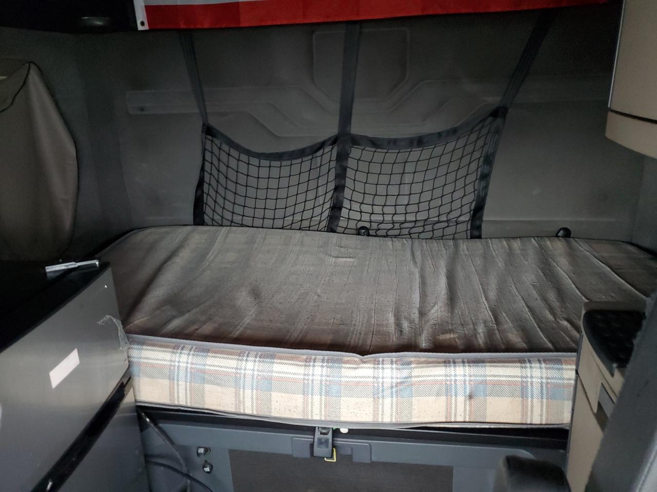 Freightliner Cascadia 1 Image 8